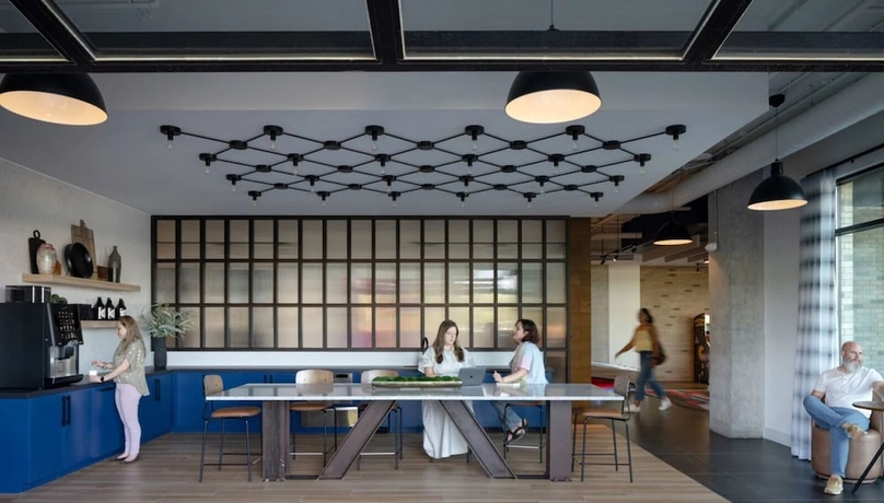 Imagen de los interiores del Hotel Forge at Raleigh Iron Works. Foto 13