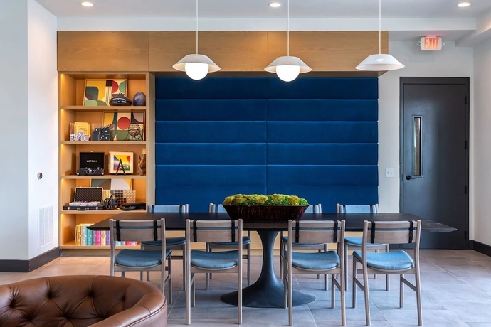 Imagen de los interiores del Hotel Forge at Raleigh Iron Works. Foto 15