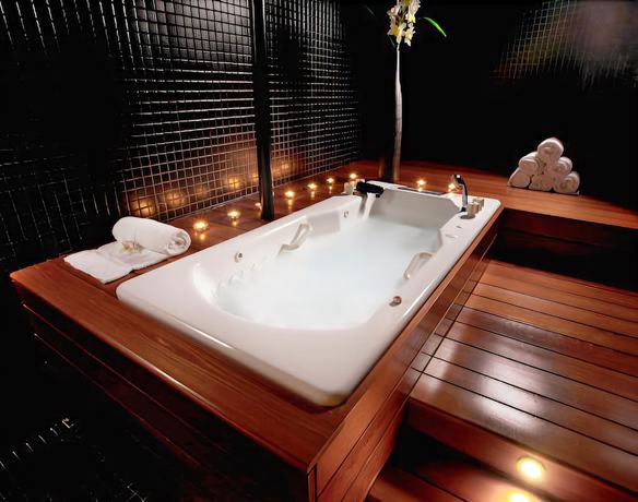 Imagen de la piscina del Hotel Forges. Foto 14