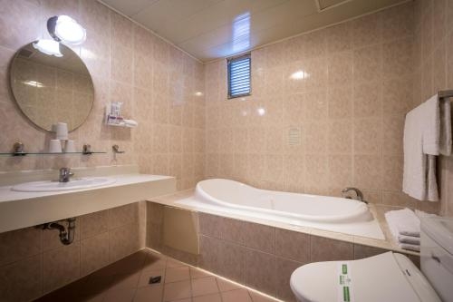 Imagen de la habitación del Hotel Formosa Corridor. Foto 9