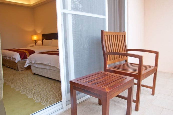 Imagen de la habitación del Hotel Formosa Garden. Foto 10