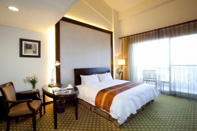Imagen de la habitación del Hotel Formosa Garden. Foto 17