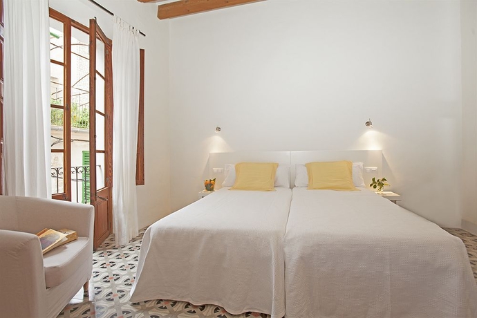 Imagen de la habitación del Hotel Fornalutx Petit. Foto 7