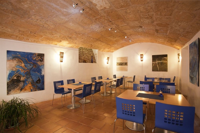 Imagen del bar/restaurante del Hotel Fornalutx Petit. Foto 3