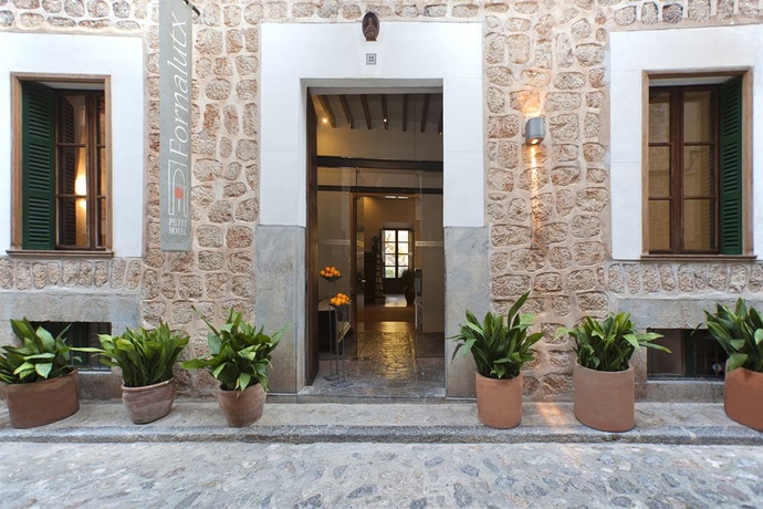 Imagen de la piscina del Hotel Fornalutx Petit. Foto 14