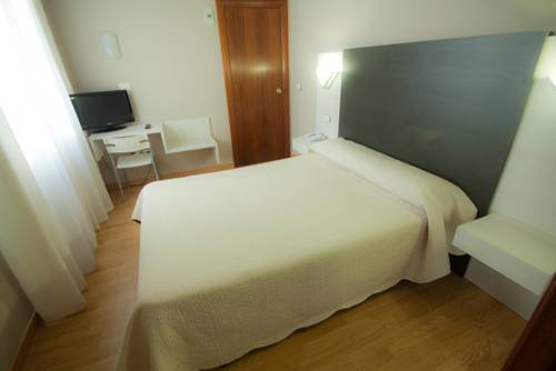 Imagen de la habitación del Hotel Fornos, Calatayud. Foto 4