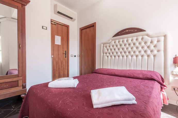 Imagen de la habitación del Hotel Foro Romano Imperatori. Foto 9