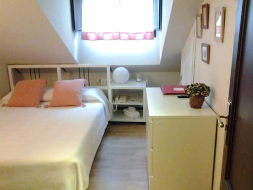 Imagen de la habitación del Hotel Foronda. Foto 7