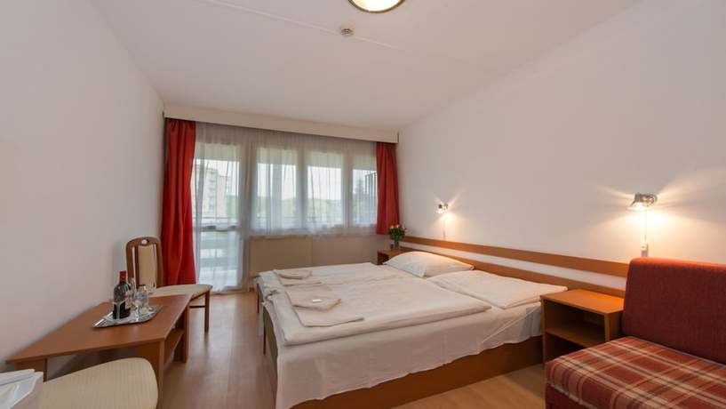 Imagen de la habitación del Hotel Forr&aacute;s Zalakaros. Foto 2