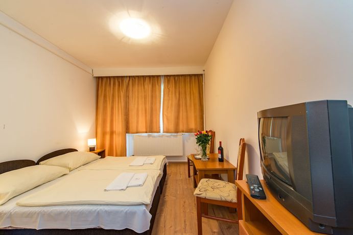 Imagen de la habitación del Hotel Forr&aacute;s Zalakaros. Foto 15