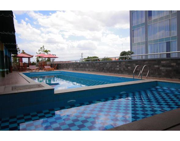Imagen de la piscina del Hotel Forriz. Foto 19