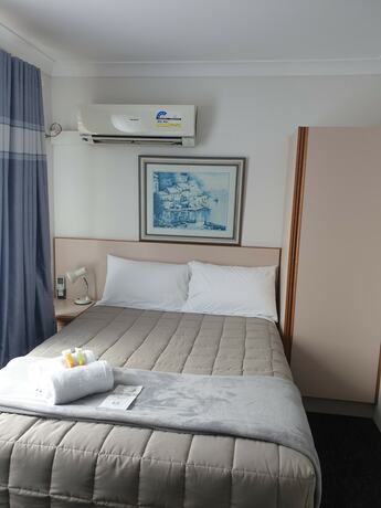 Imagen de la habitación del Hotel Forstay Motel. Foto 13