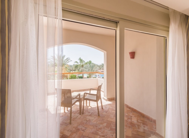 Imagen de los interiores del Hotel Fort Arabesque Resort, Spa and Villas. Foto 13