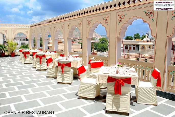 Imagen del bar/restaurante del Hotel Fort Chandragupt Jaipur. Foto 4