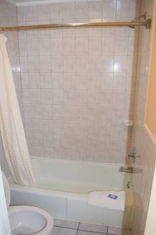 Imagen de la habitación del Hotel Fort Eustis Inn. Foto 12