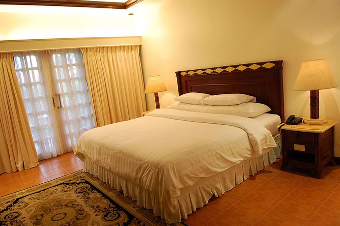 Imagen del bar/restaurante del Hotel Fort Ilocandia Resort. Foto 3