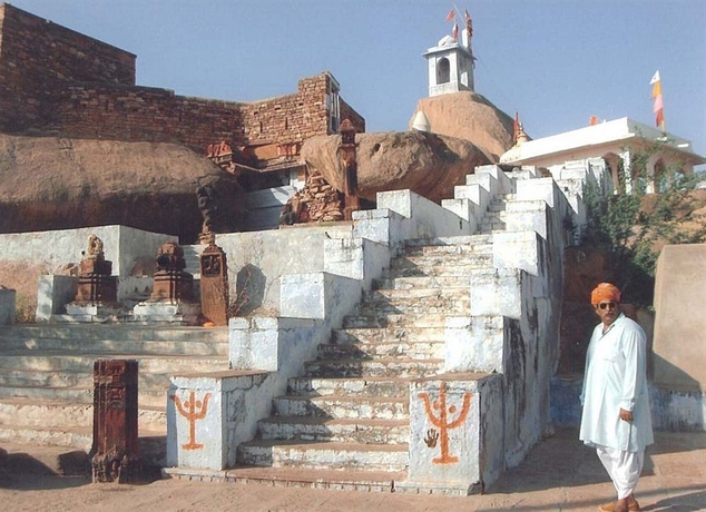 Imagen de los exteriores del Hotel Fort Khejarla, Jodhpur. Foto 4