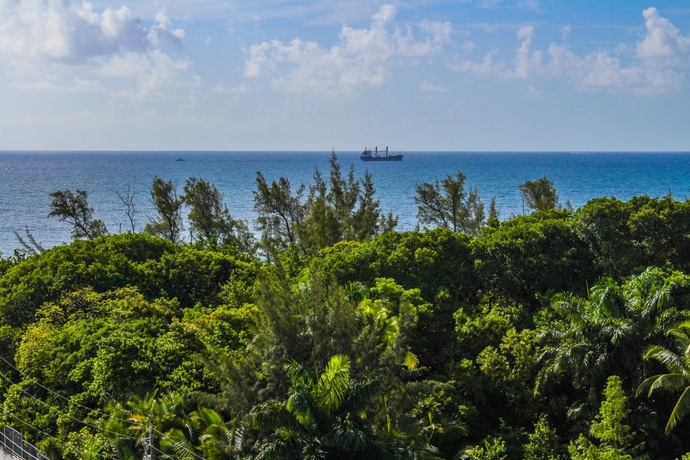 Imagen de los exteriores del Hotel Fort Lauderdale Beach Resort By Vri Americas. Foto 6