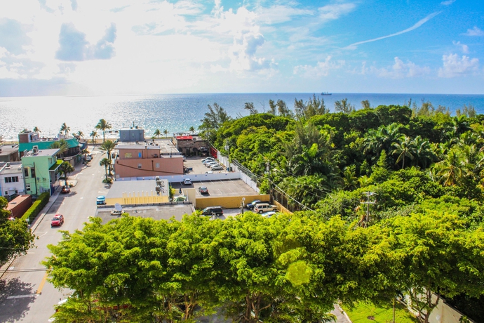 Imagen de los exteriores del Hotel Fort Lauderdale Beach Resort By Vri Americas. Foto 7