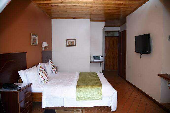 Imagen general del Hotel Fort Motel, Kabundaire. Foto 2