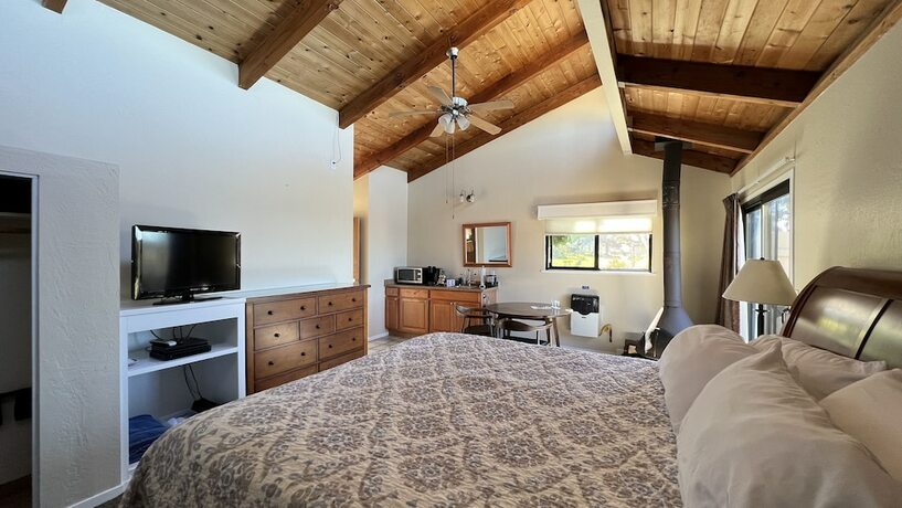 Imagen de la habitación del Hotel Fort Ross Lodge. Foto 15