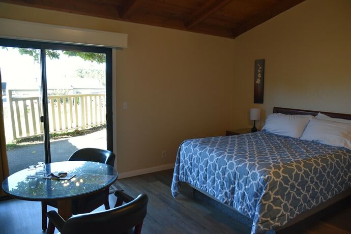 Imagen de la habitación del Hotel Fort Ross Lodge. Foto 16