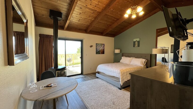 Imagen de la habitación del Hotel Fort Ross Lodge. Foto 19