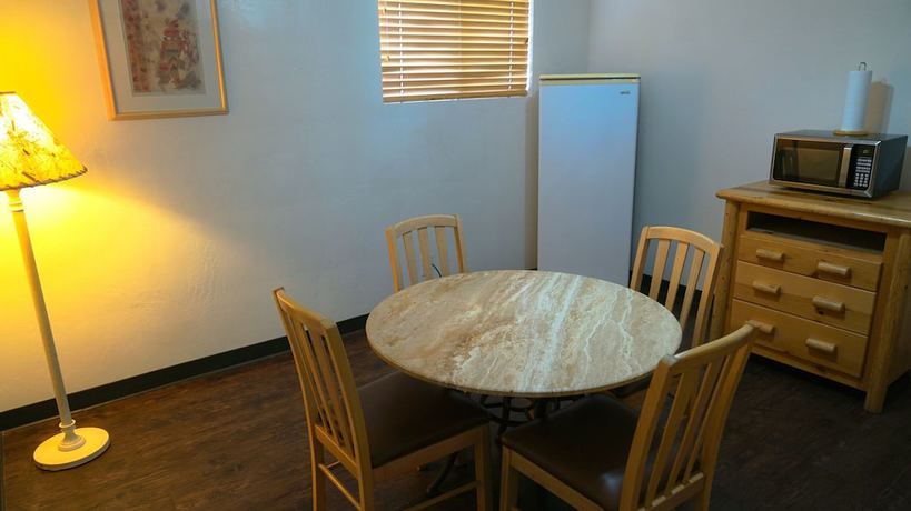 Imagen de la habitación del Hotel Fort Verde Suites Motel. Foto 10