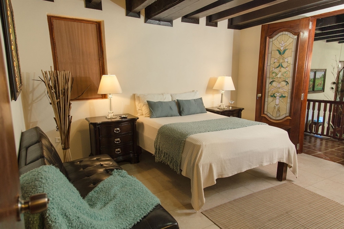 Imagen de la habitación del Hotel Fortaleza Suites. Foto 3