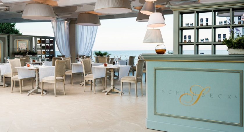 Imagen del bar/restaurante del Hotel Forte Village Resort – Pineta. Foto 7