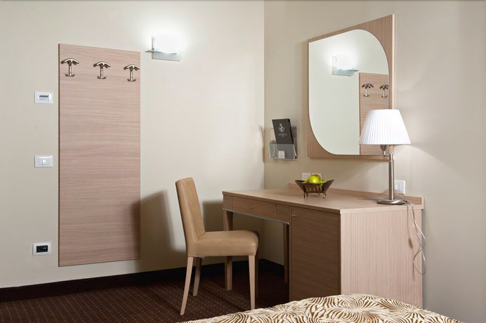 Imagen de la habitación del Hotel Fortebraccio. Foto 7