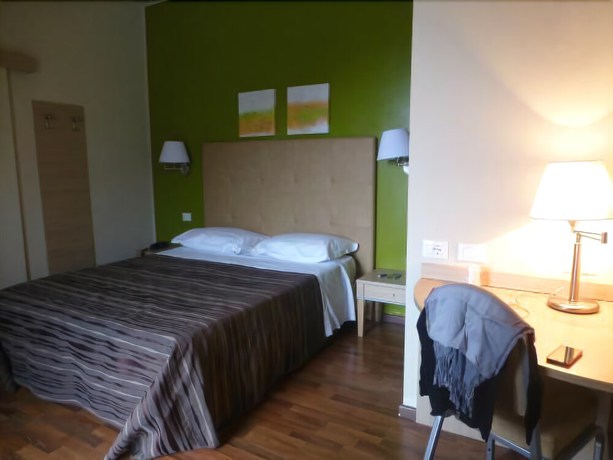 Imagen de la habitación del Hotel Fortebraccio. Foto 10