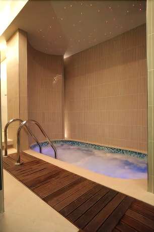 Imagen de la piscina del Hotel Fortebraccio. Foto 19