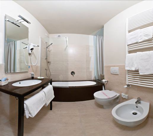 Imagen de la habitación del Hotel Fortebraccio. Foto 13
