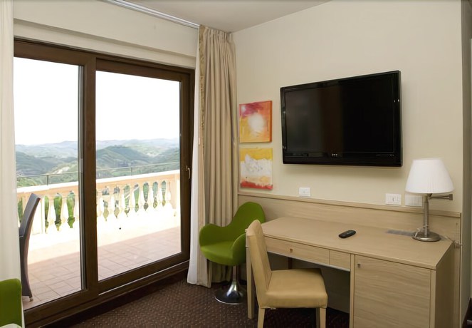 Imagen de la habitación del Hotel Fortebraccio. Foto 14