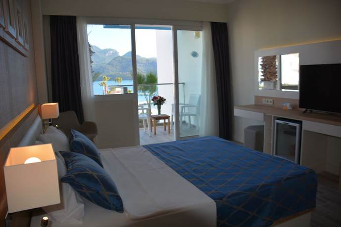 Imagen de la habitación del Hotel Fortezza Beach Resort. Foto 3