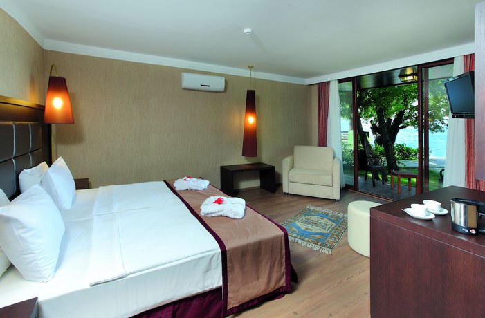 Imagen de la habitación del Hotel Fortezza Beach Resort. Foto 5