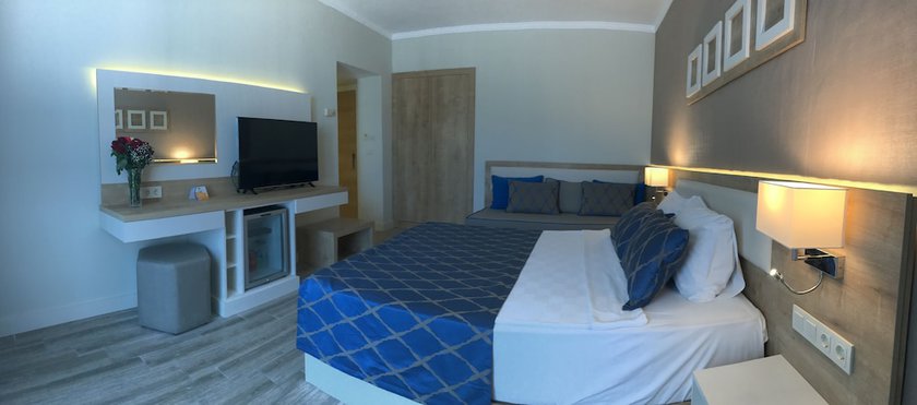 Imagen de la habitación del Hotel Fortezza Beach Resort. Foto 6