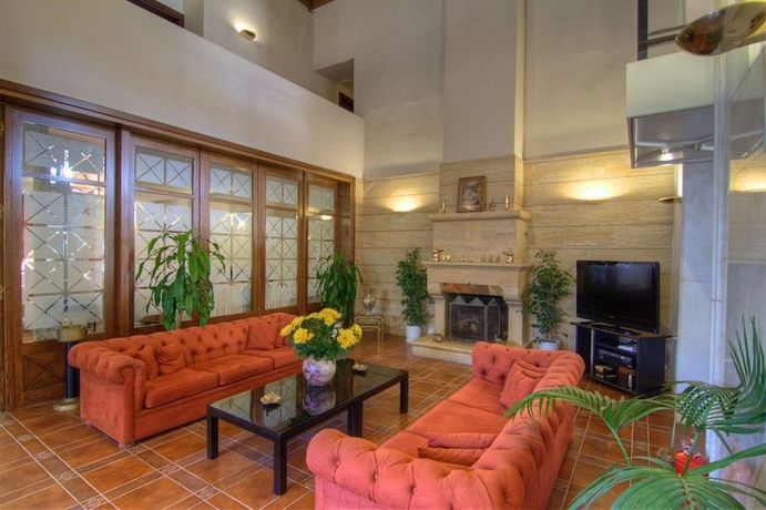 Imagen de los interiores del Hotel Fortezza. Foto 8