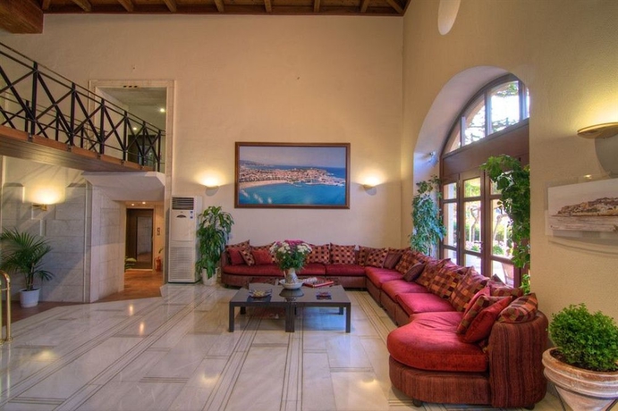 Imagen de los interiores del Hotel Fortezza. Foto 9