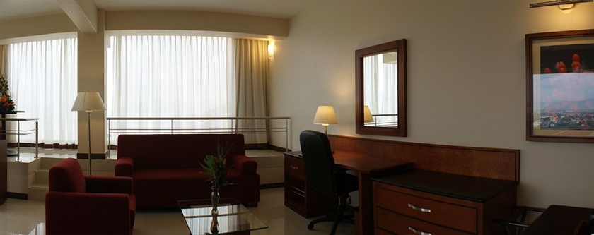 Imagen de los interiores del Hotel Fortin Plaza. Foto 10
