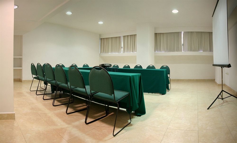 Imagen de los interiores del Hotel Fortin Plaza. Foto 13