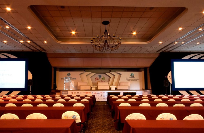 Imagen de los interiores del Hotel Fortin Plaza. Foto 14