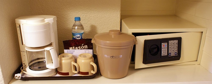 Imagen de la habitación del Hotel Fortin Plaza. Foto 9