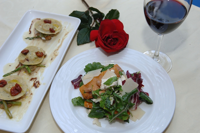 Imagen del bar/restaurante del Hotel Fortina And Spa. Foto 3