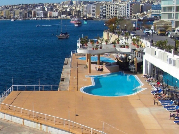 Imagen de los exteriores del Hotel Fortina. Foto 6