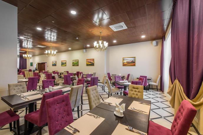 Imagen del bar/restaurante del Hotel Fortis. Foto 2