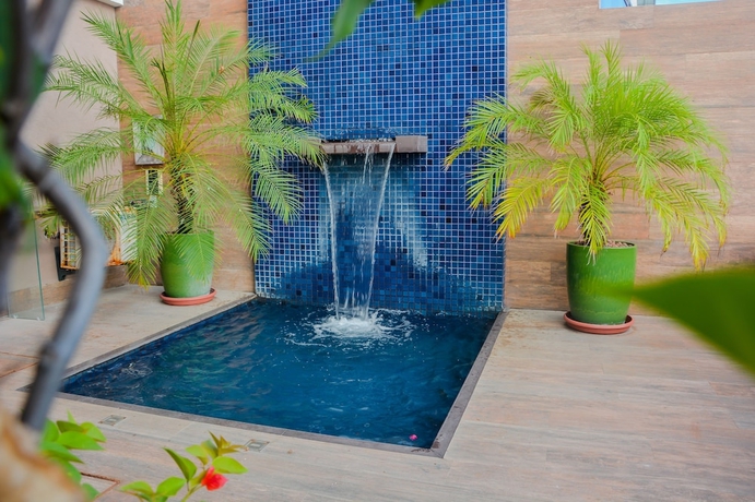 Imagen de la piscina del Hotel Fortmar. Foto 17