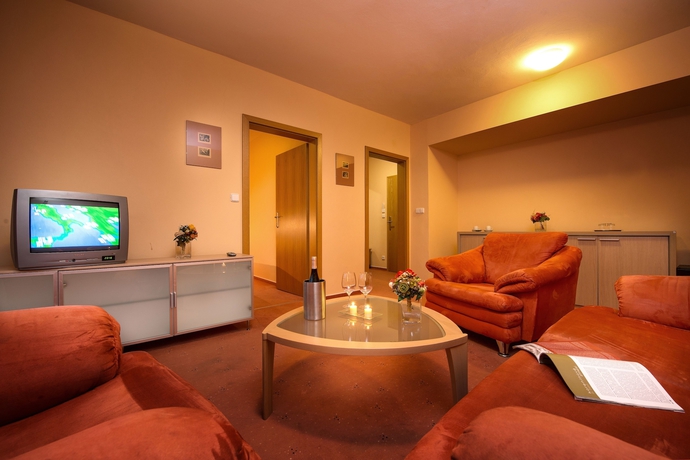 Imagen de los interiores del Hotel Forton. Foto 16