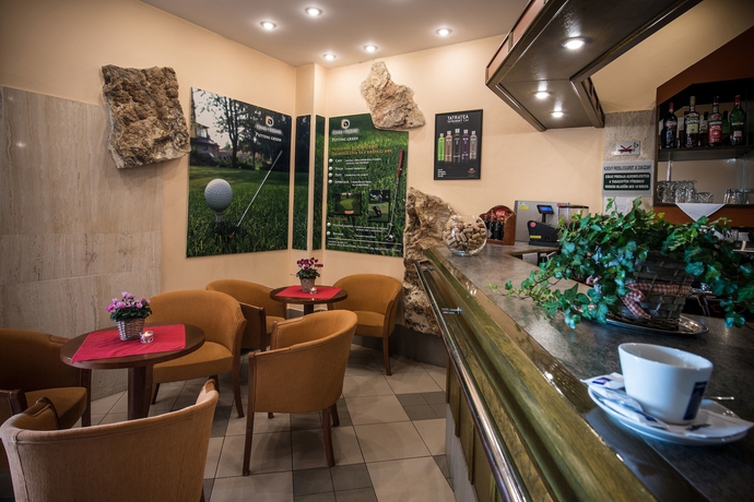 Imagen del bar/restaurante del Hotel Forton. Foto 5